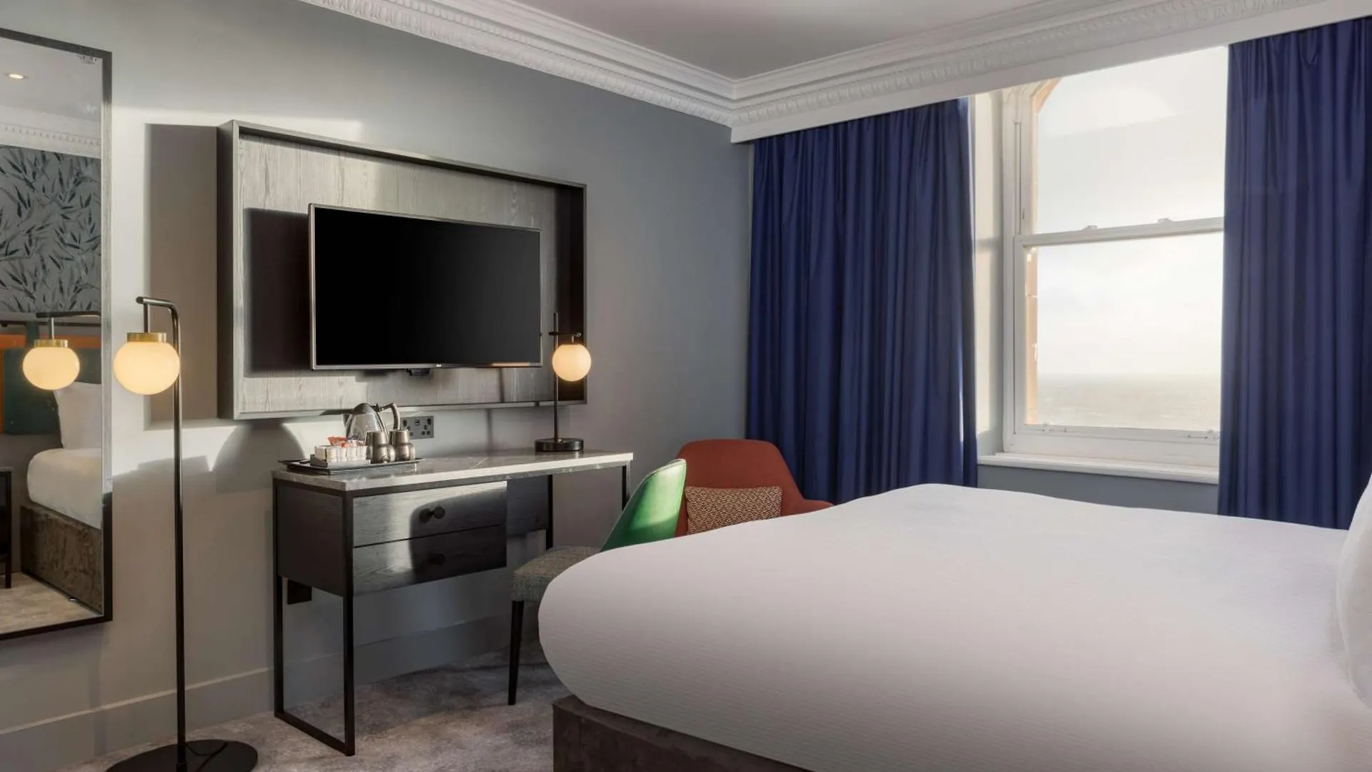 Doubletree By Hilton Brighton Metropole Hotel 4*,