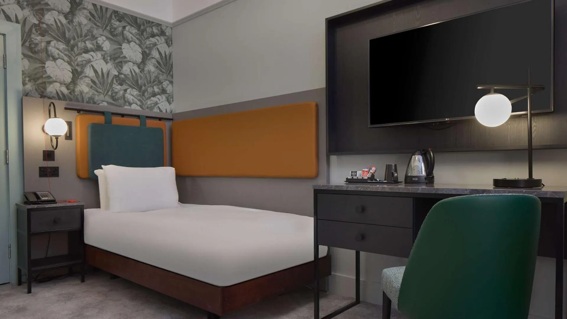 Doubletree By Hilton Brighton Metropole Hotel 4*,
