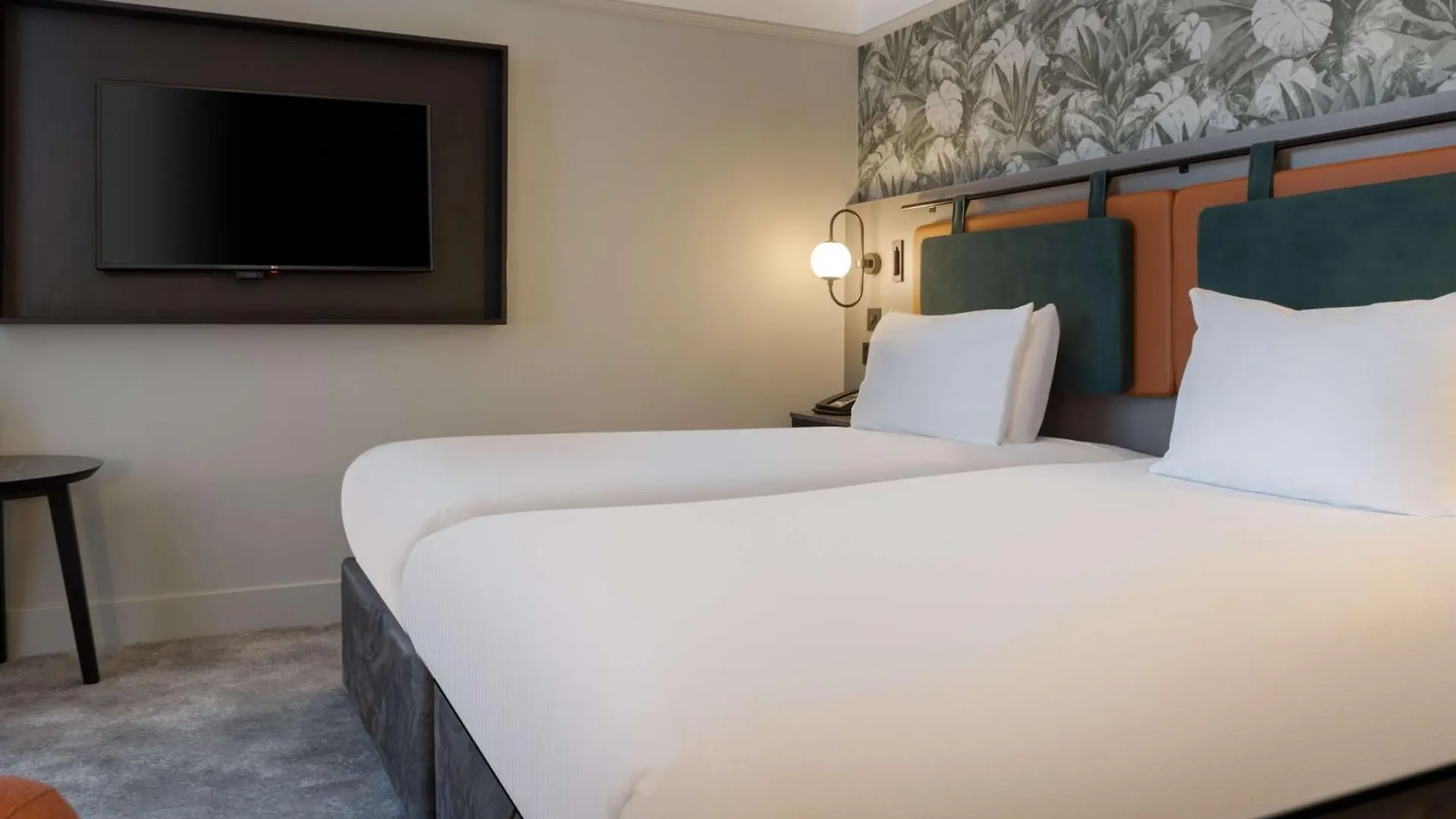Doubletree By Hilton Brighton Metropole Hotel