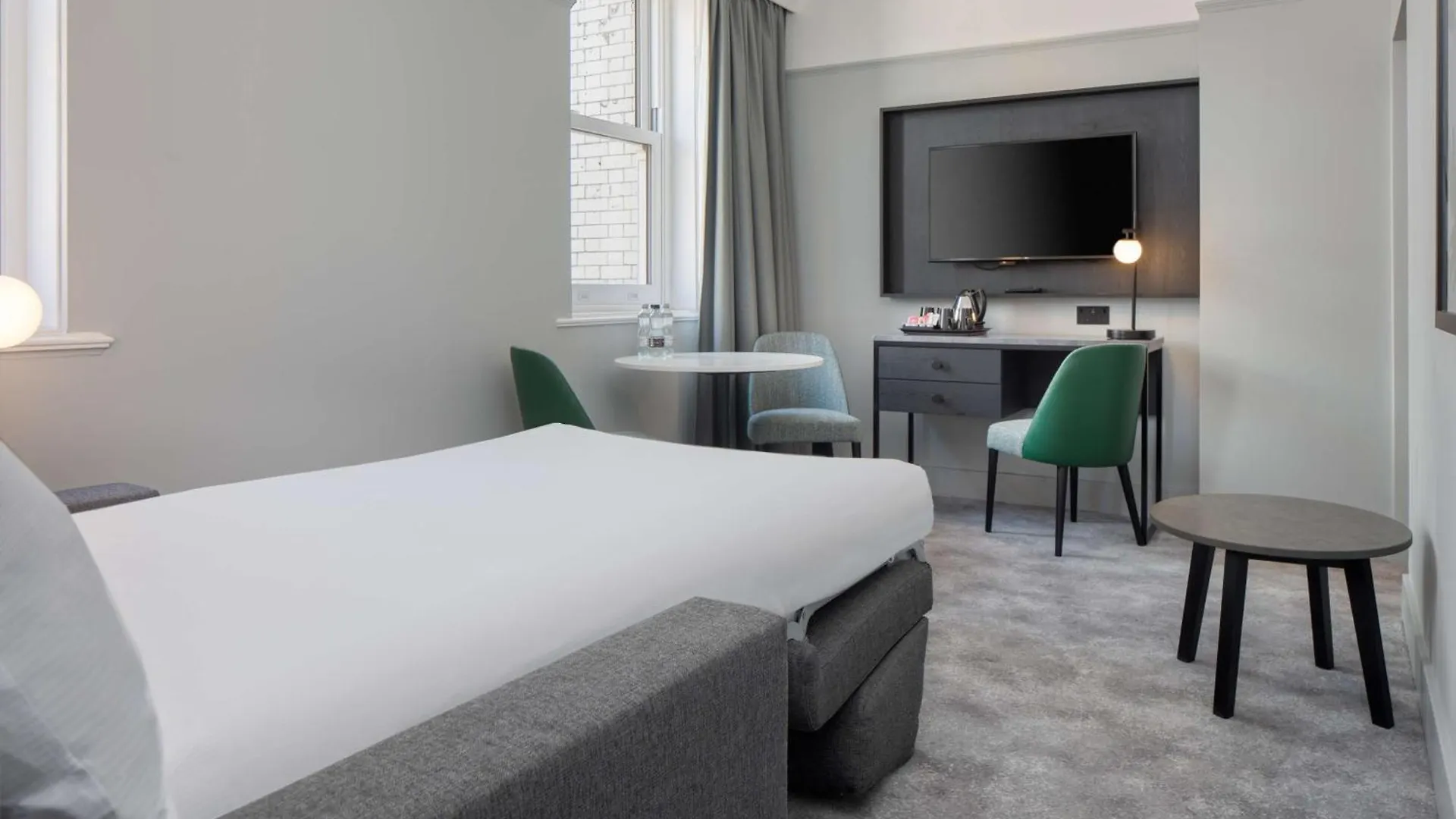 ****  Doubletree By Hilton Brighton Metropole Hotel United Kingdom